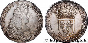 LOUIS XIV "THE SUN KING"
Type : Écu à la cravate, 1er type, 1er buste spécial de Rennes 
Date : 1679 
Mint name / Town : Rennes 
Quantity minted : 679...