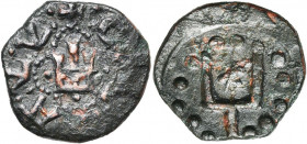 CAFFA, colonie génoise, AE follaro ou pul, s.d. (avant 1434). D/ + CAFFA YY Castel génois entre trois points dans un quadrilobe. R/ Tamgha de la Horde...