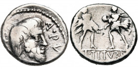 L. Titurius Sabinus, AR denier, 89 av. J.-C., Rome. D/ SABIN T. barbue du roi Tatius à d. A d., A·PV. R/ L·TITVRI L''enlèvement des Sabines. Cr. 344/1...