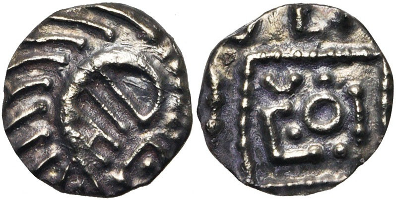 FRISE, AR sceat, vers 695-740. Série E. Type au "porc-épic". D/ T. dégénérée à d...