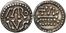 CAROLINGIENS, Charlemagne (768-814), AR denier, 768-793/794, Thérouanne. Faux de Becker. D/ CARO/LVS en deux lignes (A et R liés). R/ TVV/ΛNNΛ en deux...