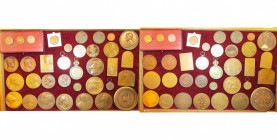 BELGIQUE, Royaume, lot de 36 médailles, dont: 1851, Hart, Exposition du Hainaut; 1852, L. & J. Wiener, Décès de Mgr van Bommel, évêque de Liège; s. d....