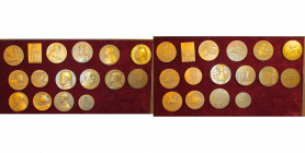 FRANCE, lot de 16 médailles en bronze relatives à la Première guerre mondiale, dont: 1914, Legastelois, Bataille de la Marne; Général Leman - Défense ...