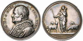 ITALIE, ETATS PONTIFICAUX, AR médaille, 1877, Bianchi. Pie IX - 50e anniversaire de son épiscopat. D/ B. à g., coiffé de la calotte et vêtu de la chap...