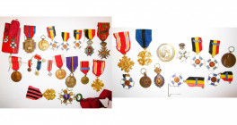 BELGIQUE, lot de diverses décorations (grands modules et miniatures) dont commandeur de l’Ordre de la Couronne, décorations 1914-1918, autres décorati...