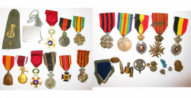 BELGIQUE, lot de 14 décorations, dont 2 officiers de l''Ordre de la Couronne et différentes distinctions 1914-1918 et 1940-1945.