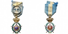 CONGO BELGE, Ordre de l''Etoile africaine, croix d''officier, modèle unilingue en métal doré, avec ruban ancien insolé et palme "L" dorée sur le ruban...