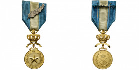 CONGO BELGE, médaille d''or de l''Ordre de l''Etoile africaine, modèle unilingue en métal doré, avec palme "L" argentée sur le ruban pour citation à l...