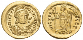 Justin I, 518-527. Solidus (Gold, 19.5 mm, 4.08 g, 7 h), Constantinople, 3rd officina (Γ). D N IVSTI-NVS P P AVI Helmeted and cuirassed bust of Justin...