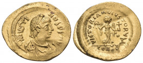 Justin I, 518-527. Tremissis (Gold, 16 mm, 1.49 g, 7 h), Constantinople. D N IVSTI-NVS PP AVC Diademed, draped and cuirassed bust of Justin I to right...