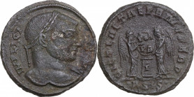 Licinius I (308-324). Æ Follis (19mm, 2.90g). Siscia - R/ Victories. Good Fine