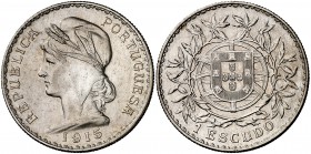 1915. Portugal. 1 escudo. (Kr. 564). 25,06 g. AG. Escasa. EBC+.