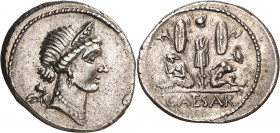 (46-45 a.C.). Julio César. Denario. (Spink 1404) (S. 13) (Craw. 468/1). Bella. 3,95 g. EBC-.