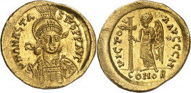 Anastasio (491-518). Constantinopla. Sólido. (Ratto 311 var.) (S. 3). Pequeñas raspaduras en ambas caras. Bella. Ex Áureo 21/10/2003, nº 95. 4,45 g. (...
