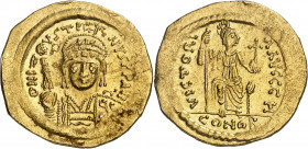 Justino II (565-578). Constantinopla. Sólido. (Ratto 756) (S. 345). Raspadura en anverso. 4,35 g. MBC+.