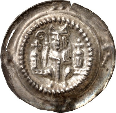 Fulda, Abtei. 
Berthold IV. 1274-1286. Brakteat 0,59g. Abt thront, mit Mitra bi...