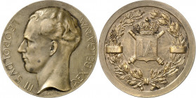 EUROPA. 
BELGIEN. 
Leopold III. 1934-1950. Medaille o.J. (v. Rau). Kopf n.l. / Gekr. Schild mit 1 A auf Kanonenrohren im Lorbeerkranz. Br-50mm. . 
...