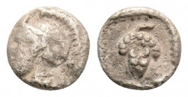 Hemiobol Ar
Cilicia, Soloi (c. 410-375 BC), Helmeted head of Athena left / Grape bunch within linear circle
6 mm, 0,26 g
BMC 24 var.