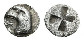 AEOLIS, Kyme. (Circa 480-450 BC). AR, Hemiobol.
Obv: KY - M. Head of eagle left.
Rev: Quadripartite incuse square.
SNG von Aulock 1623 var. (ethnic...