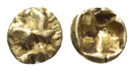 IONIA, Uncertain. (Circa 625-600 BC). EL 1/48 Stater.
Obv: Raised clockwise swastika pattern.
Rev: Quadripartite incuse square.
Weidauer -; Traité ...