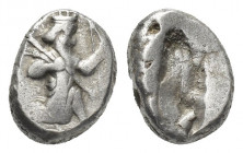 ACHAEMENID EMPIRE. Time of Darios I to Xerxes II (485-420 BC). AR Siglos. Sardes.
Obv: Persian king in kneeling-running stance right, holding spear a...