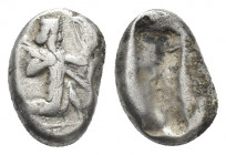 ACHAEMENID EMPIRE. Time of Darios I to Xerxes II (485-420 BC).AR Siglos. Sardes.
Obv: Persian king in kneeling-running stance right, holding spear an...