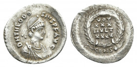 THEODOSIUS II (402 – 450 AD). Siliqua, Constantinople.
Obv: D N THEODO-SIVS P F AVG
Bust of Theodosius II, pearl-diademed, draped, cuirassed, right....