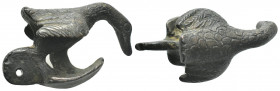 ANCIENT ROMAN BRONZE (1st- 3rd century AD)
Swan shaped oil lamp cover.
Condition : See picture.
Weight : 37.20 gr
