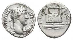 ANTONINUS PIUS (138-161 AD). AR, Denarius. Rome.
Obv: ANTONINVS AVG PIVS P P.
Laureate head of Antoninus Pius, right.
Rev: COS IIII.
Draped throne...