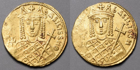 IRENE (797-802). Solidus (4,50 g) Constantinople.
A/ Buste couronné d'Irène de face vêtue du loros, tenant un globe crucigère et un sceptre cruciforme...