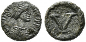 Justinian I (527-565). Æ 5 Nummi (12mm, 1.49g). Imitative (Sicilian?) mint, 538-565. Diademed, draped and cuirassed bust r. R/ Large V within wreath. ...