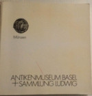A.A.V.V. Antikenmueseum Basel, Sammlung Ludwig. Basel, 1988. Brossura editoriale. 273 pp, illustrazioni nel testo e 48 tavole. Ottimo stato.