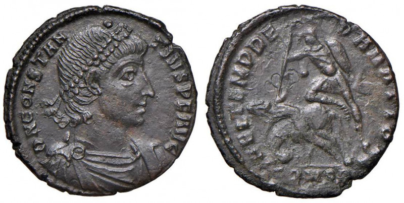Costanzo II (337-361) Follis (Antiochia) Busto diademato a d. - R/ Soldato colpi...