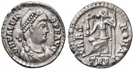 Valente (364-378) Siliqua (364-378) Busto diademato a d. - R/ Roma seduta a s. - RIC 109 AG (g 1,90) Frattura del tondello
