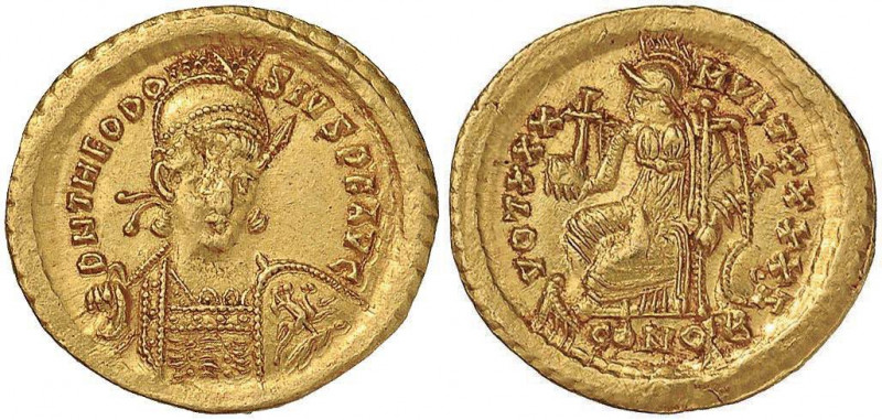 Teodosio II (408-450) Solido (Costantinopoli) Busto elmato di fronte - R/ Costan...