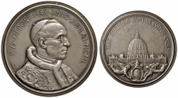 Pio XII (1939-1958) Medaglia 1950 Giubileo - Opus: Monti - AG (?) (g 95,36 - Ø 60 mm) Colpo al bordo