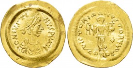 JUSTIN I (518-527). GOLD Tremissis. Constantinople.