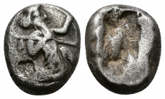 (Silver. 5.45g 14mm) PERSIA. Achaemenid Empire AR Siglos, times of Artaxerxes II to Artaxerxes III. ca 375-340 BC.
Persian king or hero, wearing kida...