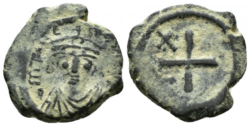 (Bronze.4.20g 18mm) Maurice Tiberius. 582-602. AE decanummium 
helmeted, draped...