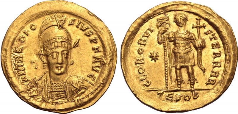 Theodosius II AV Solidus. Thessalonica, AD 425-430. D N THEODOSIVS P F AVG, diad...