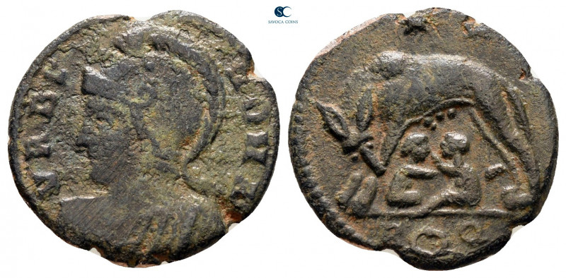 City Commemoratives AD 330-354. Rome
Follis Æ

17 mm, 2,25 g



nearly ve...