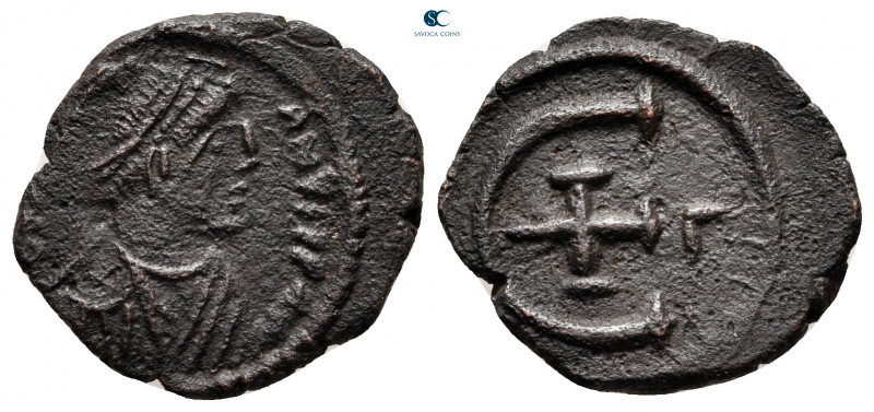 Justinian I AD 527-565. Theoupolis (Antioch)
Pentanummium Æ

18 mm, 2,09 g
...