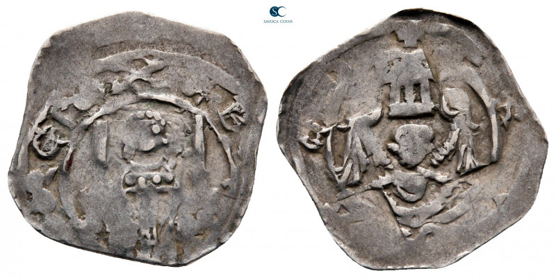 Austria. Eberhard II AD 1200-1246.
Friesacher Pfennig AR

16 mm, 1,07 g


...