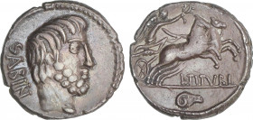 Denario. 89 a.C. TITURIA. L. Titurius L.f. Sabinus. Anv.: Cabeza del rey Tatius a derecha, detrás SABIN. Rev.: Victoria con corona en biga a derecha, ...