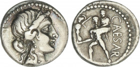 Denario. Acuñada el 47-46 a.C. JULIO CÉSAR. GALIA. Anv.: Cabeza diademada de Venus a derecha. Rev.: CAESAR. Aeneas llevando en brazos a su padre Anchi...