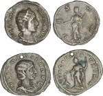 Lote 2 monedas Denario. Acuñadas el 235 d.C. JULIA MAMAEA. AR. Reversos: IVNO CONSERVATRIX. Juno en pie a izquierda y VESTA. Vesta en pie a izquierda ...