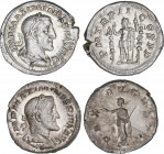 Lote 2 monedas Denario. Acuñadas el 235-238 d.C. MAXIMINO I. Rev.: PAX AVGVSTI. Paz en pie a izquierda y P. M. TR. P. P. II. COS. P. P. Maximino en pi...