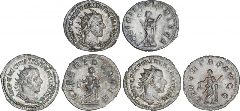 Lote 3 monedas Antoniniano. Acuñadas el 251-253 d.C. TREBONIANO GALO. AR. Revers...