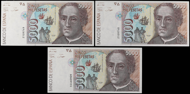 Lote 3 billetes 5.000 Pesetas. 12 Octubre 1992. Colón. Sin Serie pareja correlat...