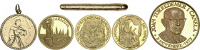 Lote 5 medallas de oro y un lingote. s. XX. AU. Resto final de colección que contiene 3 medallas religiosas y una conmemorativa PROOF de 22k. También ...